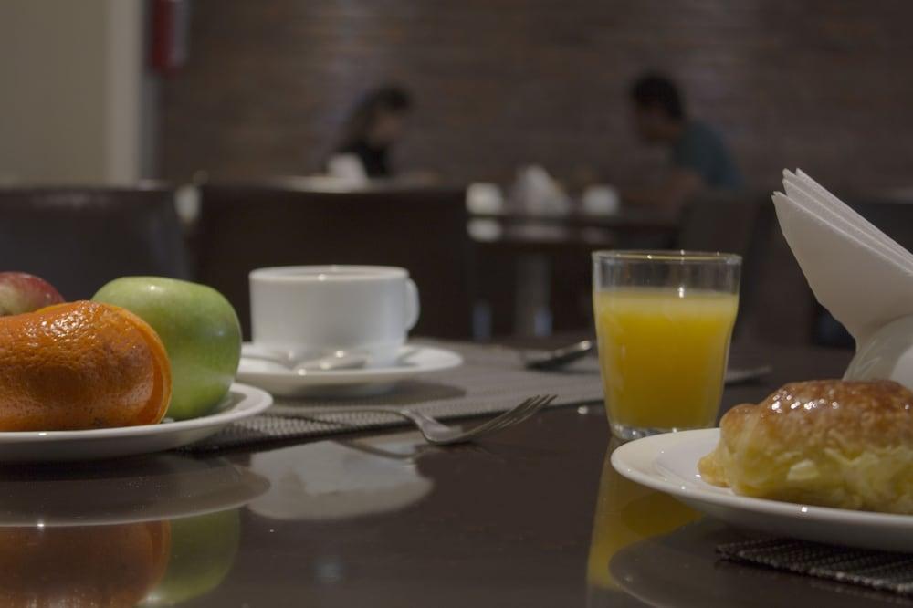Regency Golf - Hotel Urbano Montevideo Exterior photo