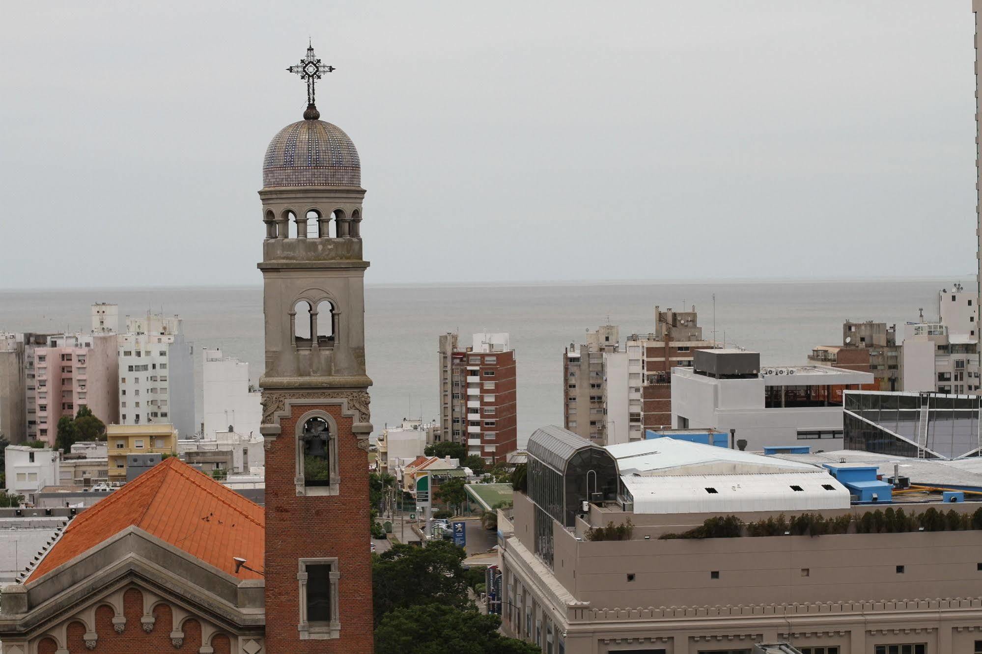 Regency Golf - Hotel Urbano Montevideo Exterior photo