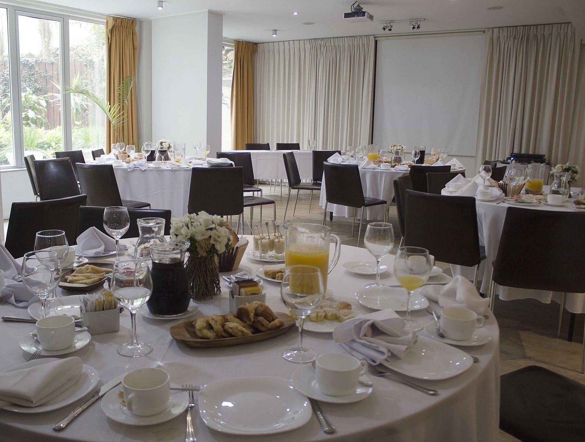 Regency Golf - Hotel Urbano Montevideo Exterior photo