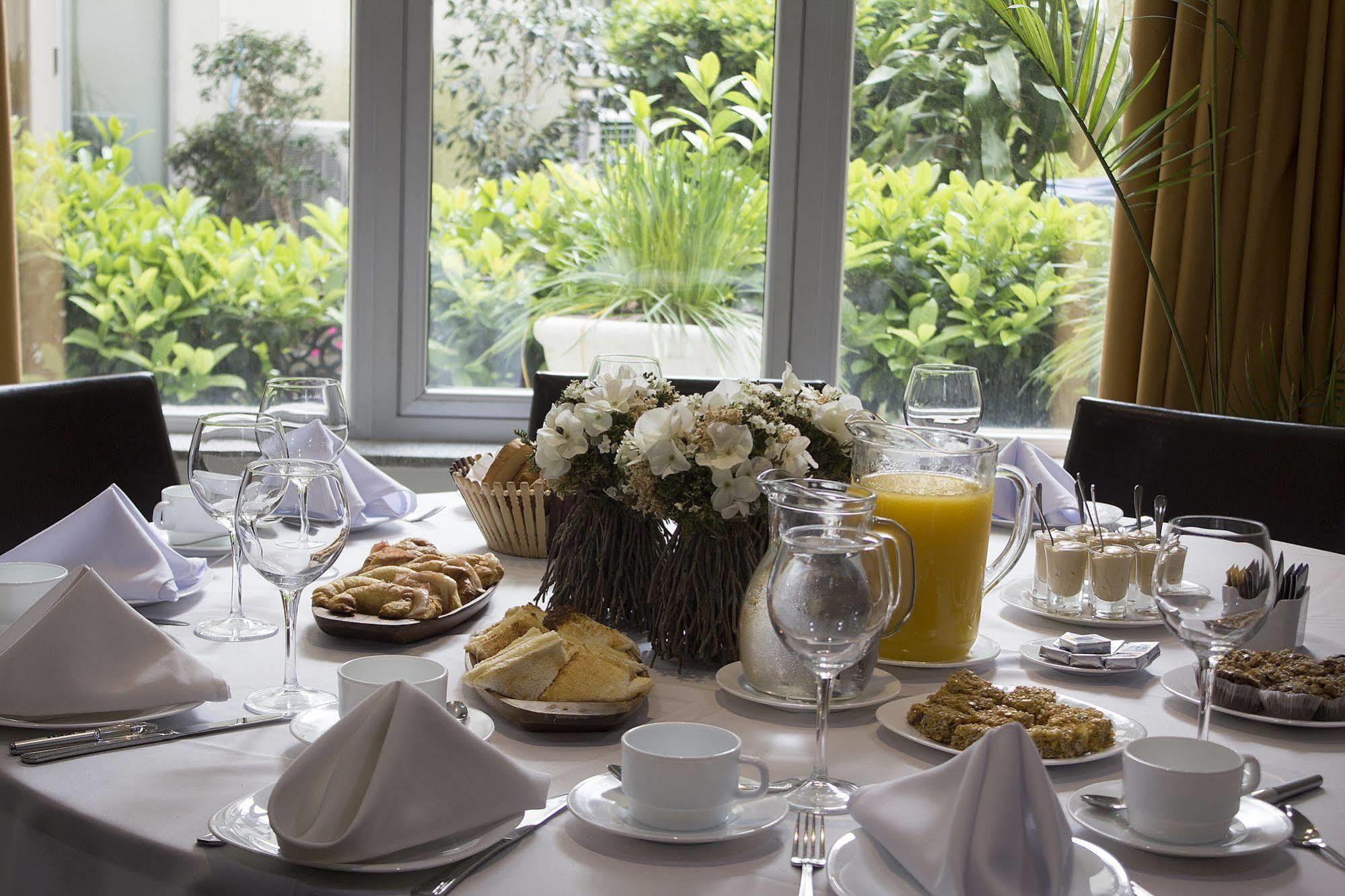Regency Golf - Hotel Urbano Montevideo Exterior photo